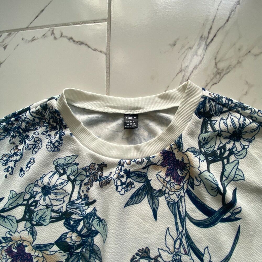 SHEIN Womens XL White Blue All Over Floral Print Crewneck Sweatshirt Pullover - Picture 3 of 10